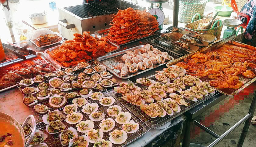 Hải sản tươi sống tại chợ Hàng Dương – ngon không tưởng!