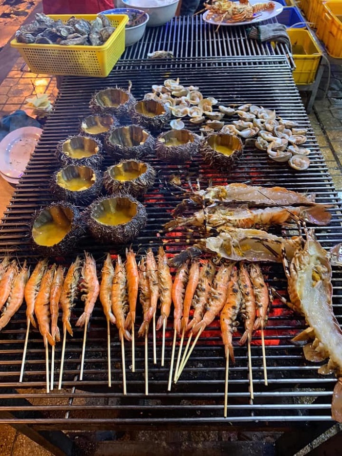 Quán Ăn Tám Hồng
